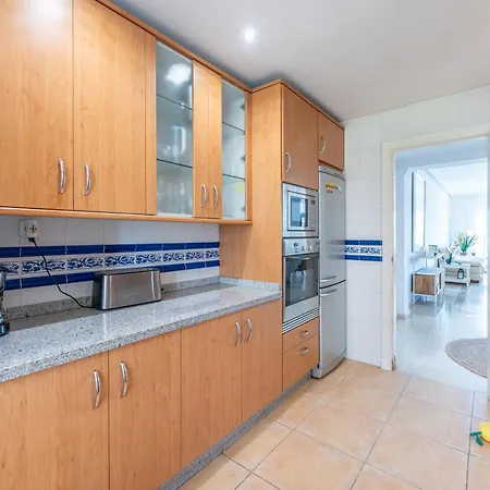 Palm Beachfront * Μαρμπέλλα